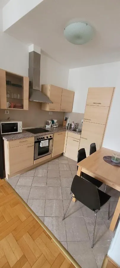 Cozy Downtown Apartment 布达佩斯 0*,