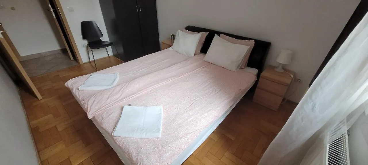 Cozy Downtown Apartment Budapešť