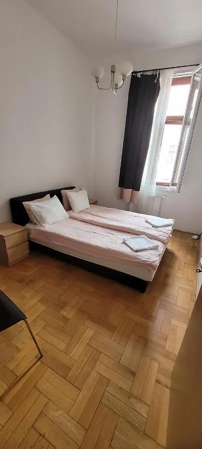 Cozy Downtown Apartment Budapešť